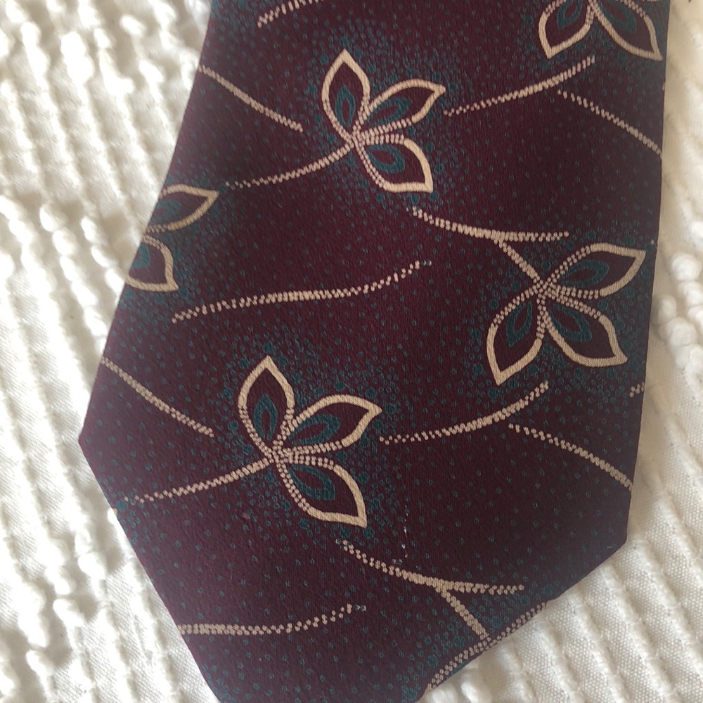 Giorgio Armani Silk Burgundy Patterned Tie
